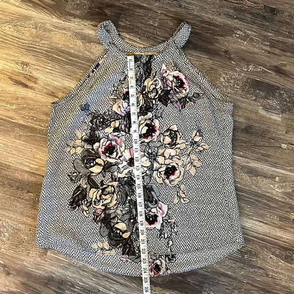 Floral halter top - Picture 6 of 6